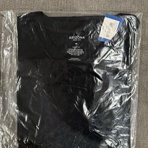 Arizona Jean Company Black Short Sleeve V - Neck